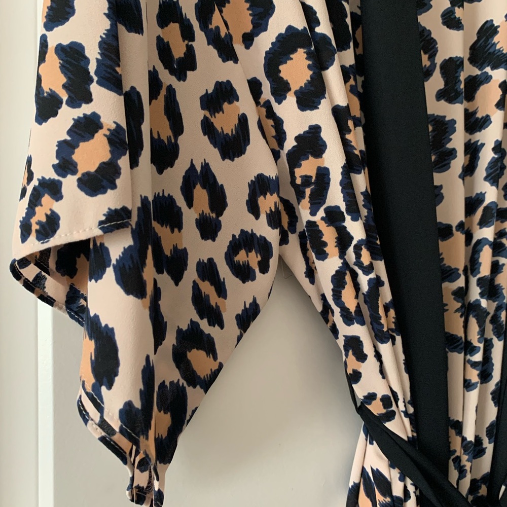 Victoria’s Secret Robe - Picture 4 of 5